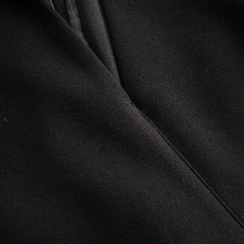 Marina | Vestido negro refinado con cinturón y cuello mandarín