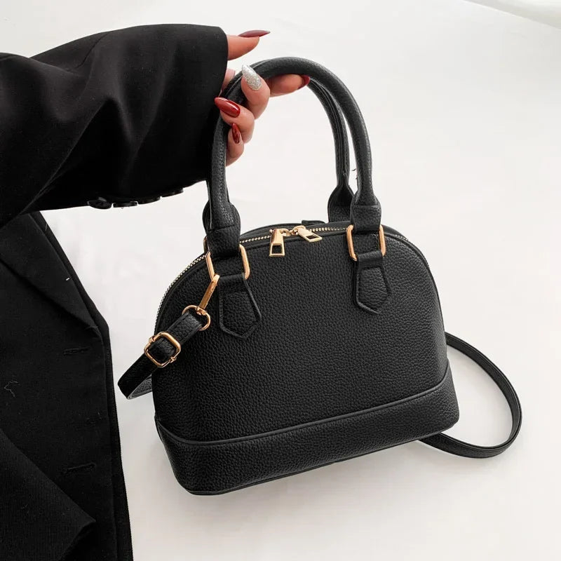 Bolso minimalista de cuero moderno