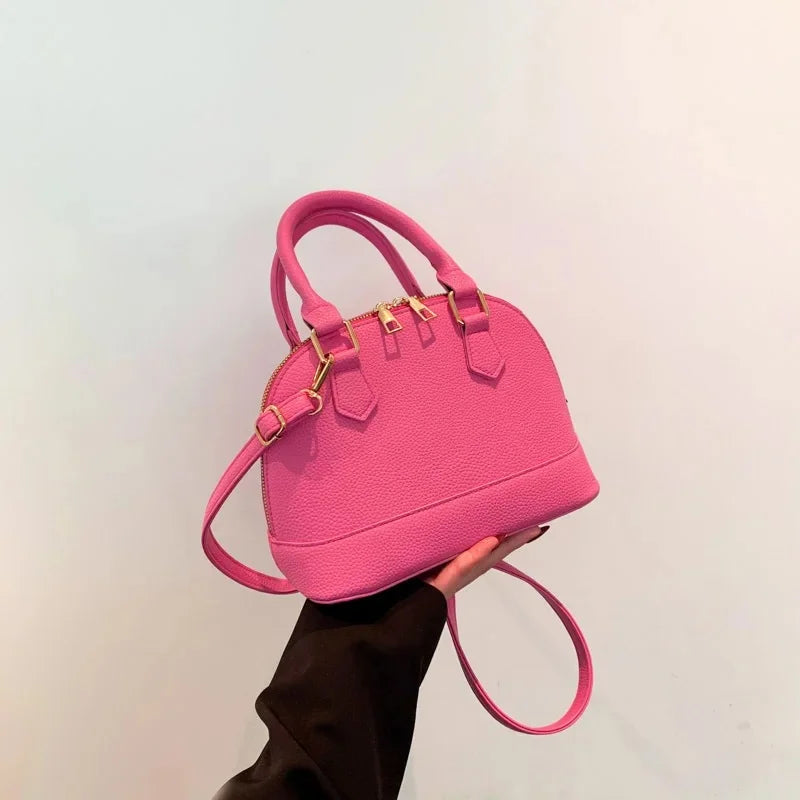 Bolso minimalista de cuero moderno