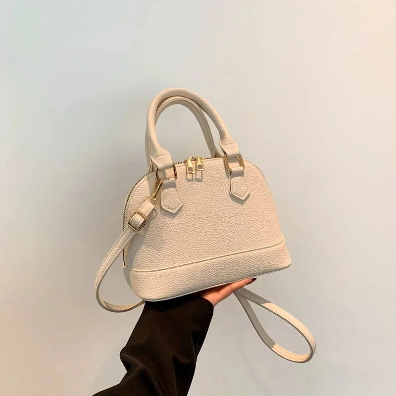 Bolso minimalista de cuero moderno