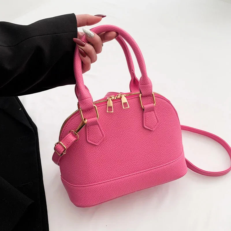 Bolso minimalista de cuero moderno