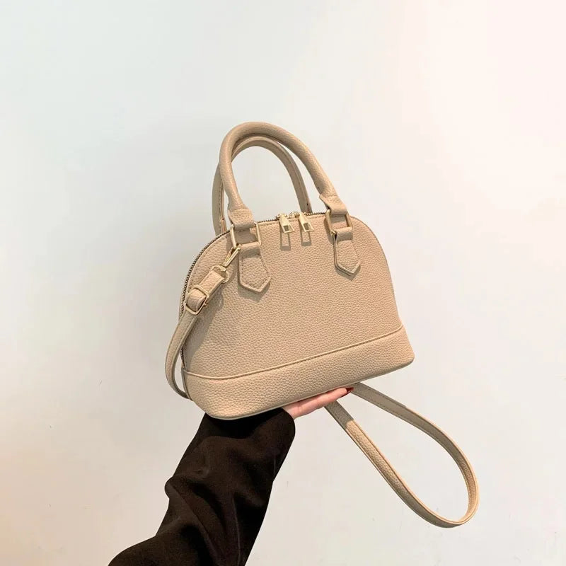 Bolso minimalista de cuero moderno