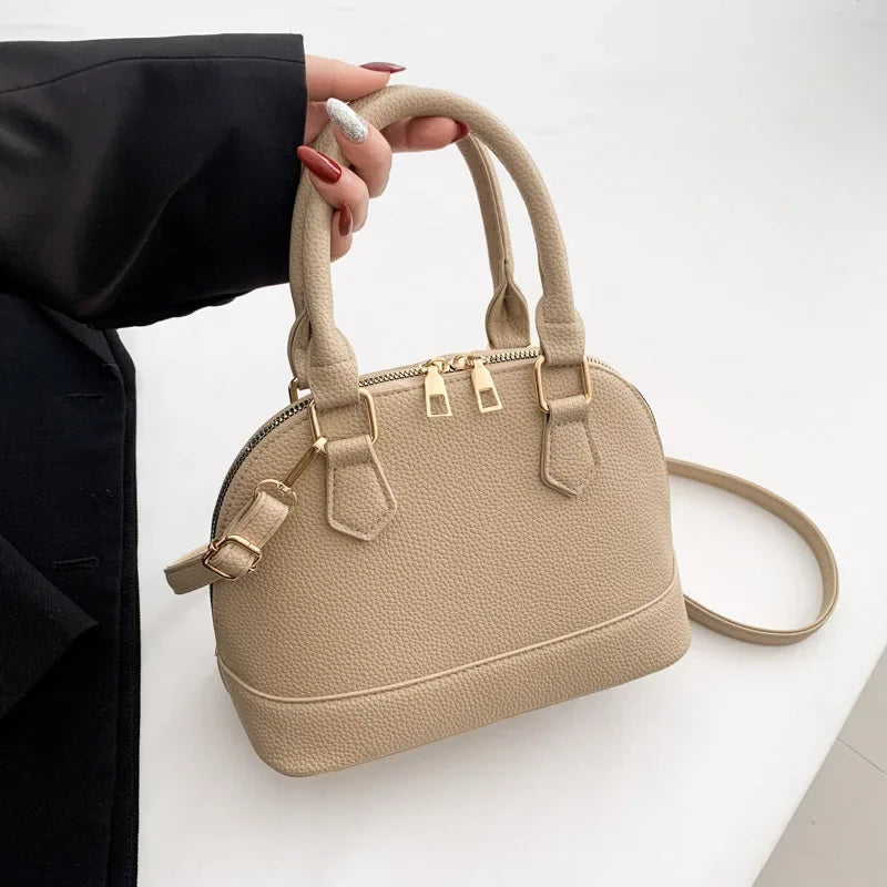 Bolso minimalista de cuero moderno
