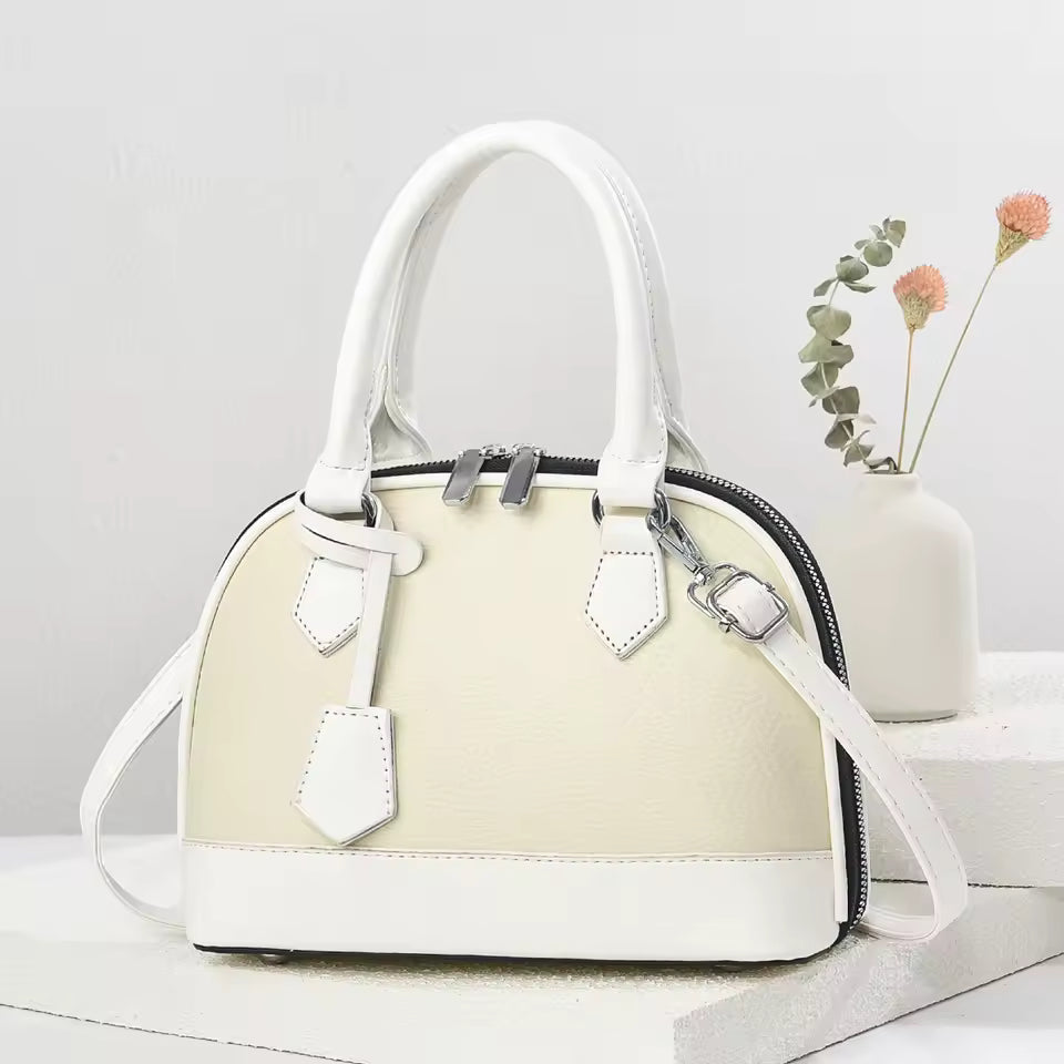 Bolso minimalista de cuero moderno