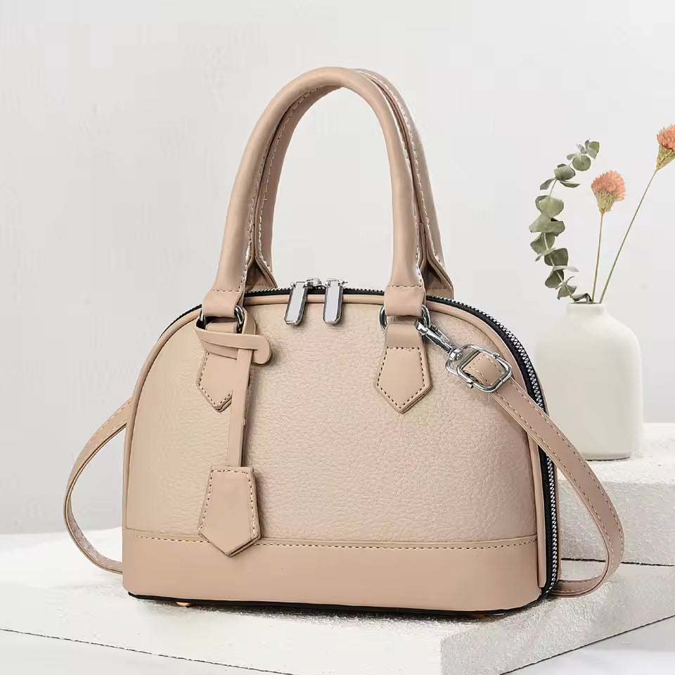 Bolso minimalista de cuero moderno