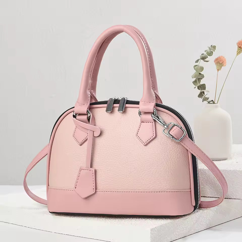 Bolso minimalista de cuero moderno