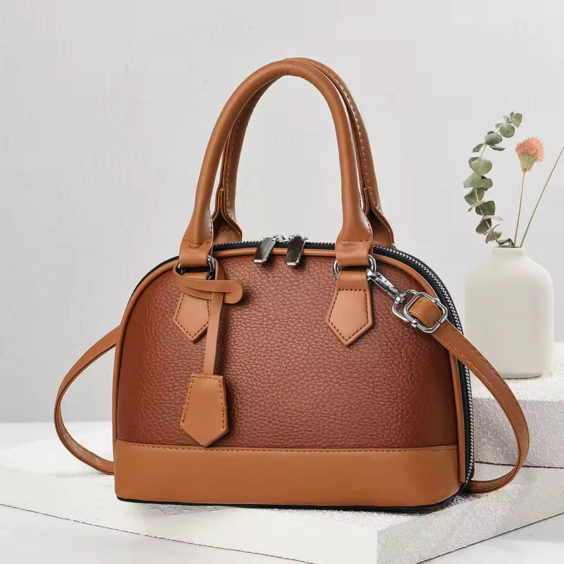 Bolso minimalista de cuero moderno